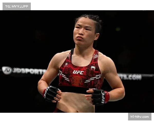 张伟丽放弃草量级金腰带 专注蝇量级挑战展现进取精神 张伟丽放弃草量级金腰带 专注蝇量级挑战展现进取精神