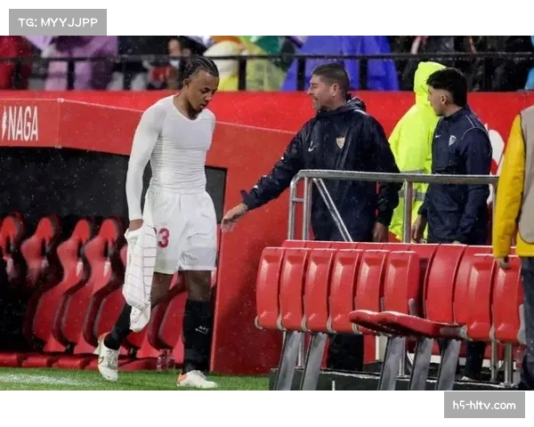 霍特与布莱希中卫组合失误 青年队防守体系需要重建 霍特与布莱希中卫组合失误 青年队防守体系需要重建